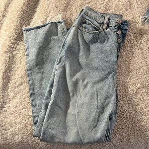 Women’s size 4 curvy sky hi straight jeans